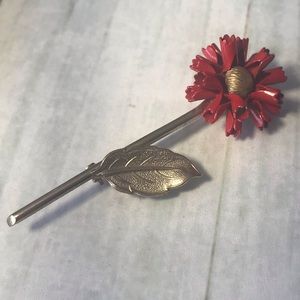 🌺 Red Flower Brooch